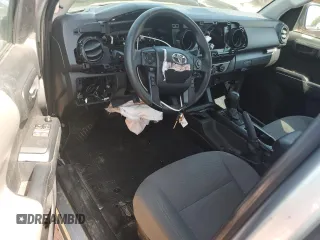 2022 Toyota Tacoma SR с VIN 3TYRX5GN2NT043779, выставлен на аукционе Copart как лот 61758825 с пробегом Не указан миль и Чистый • Clean title. История ставок и продаж доступна на DreamBid. Изображение 8.