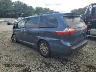 2017 Toyota Sienna XLE Auto Access Seat with VIN 5TDYZ3DCXHS825115, listed as a Copart auction lot 70457474 with Not provided miles and Salvage title. Bid and sale history available at DreamBid. Image 2.