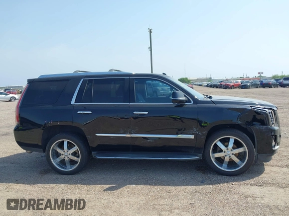 2017 Cadillac Escalade z VIN 1GYS3AKJ4HR338806, wystawiony jako IAAI lot #41941193 z przebiegiem 119 865 mil mil oraz . Historia ofert i sprzedaży dostępna na DreamBid. Obrazek 13.