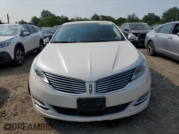 2015 Lincoln MKZ z VIN 3LN6L2GK9FR622783, wystawiony jako Copart lot #59892995 z przebiegiem 174 209 mil mil oraz Szkoda całkowita • Salvage title. Historia ofert i sprzedaży dostępna na DreamBid. Obrazek 5.