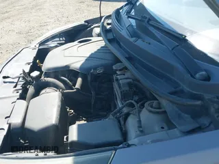 2013 Hyundai Accent GLS z VIN KMHCT4AE2DU317648, wystawiony jako IAAI lot #42934017 z przebiegiem 172 717 mil mil oraz . Historia ofert i sprzedaży dostępna na DreamBid. Obrazek 12.