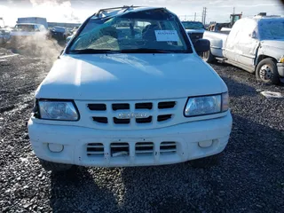 2001 Isuzu Rodeo S with VIN 4S2DM58W014335513, listed as a IAAI auction lot 41529329 with 173,891 mi miles and . Bid and sale history available at DreamBid. Image 13.
