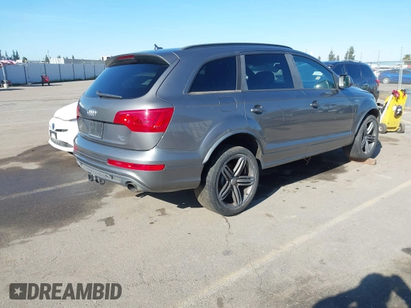 2014 Audi Q7 3.0T S line Prestige with VIN WA1DGAFE2ED009086, listed as a IAAI auction lot 41824179 with 136,899 mi miles. Bid and sale history available at carsss.com. Image 4.