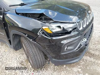 2022 Jeep Compass Latitude Lux with VIN 3C4NJDFBXNT141932, listed as a IAAI auction lot 42527878 with 29,855 mi miles and . Bid and sale history available at DreamBid. Image 19.