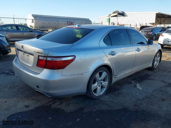 2007 Lexus LS 460 LWB with VIN JTHGL46F075018566, listed as a IAAI auction lot 41368808 with 266,410 mi miles. Bid and sale history available at carsss.com. Image 4.