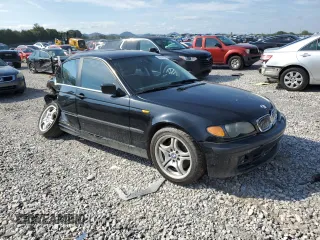 2005 BMW 3 Series 330i with VIN WBAEV53485KM40253, listed as a Copart auction lot 68676594 with 238,381 mi miles and Salvage Title. Bid and sale history available at carsss.com. Image 4.