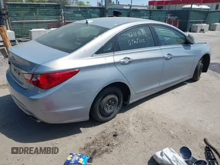 2012 Hyundai Sonata SE with VIN 5NPEC4AB3CH336138, listed as a IAAI auction lot 42114619 with Not Provided miles and . Bid and sale history available at carsss.com. Image 4.