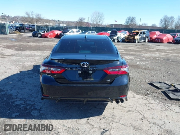 2022 Toyota Camry SE with VIN 4T1G11AK4NU690607, listed as a IAAI auction lot 41837156 with 10,924 mi miles. Bid and sale history available at carsss.com. Image 16.
