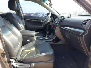 2011 Kia Sorento EX with VIN 5XYKU4A10BG113603, listed as a IAAI auction lot 42123052 with 238,437 mi miles. Bid and sale history available at carsss.com. Image 5.