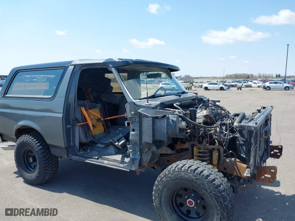 1988 Ford Bronco XL with VIN 1FMEU15N3JLA69197, listed as a IAAI auction lot 42082657 with 287,213 mi miles. Bid and sale history available at carsss.com. Image 13.