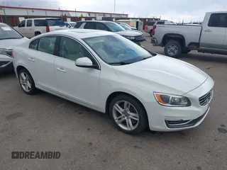2015 Volvo S60 T5 Platinum with VIN YV1612TM2F1335209, listed as a IAAI auction lot 41722585 with 93,379 mi miles. Bid and sale history available at carsss.com. Image 1.