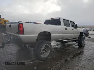 2007 GMC Sierra 3500 SRW Work Trk z VIN 1GTHK33D27F106146, wystawiony jako Copart lot #77556084 z przebiegiem 277 900 mil mil oraz Szkody całkowita. Historia ofert i sprzedaży dostępna na DreamBid. Obrazek 3.