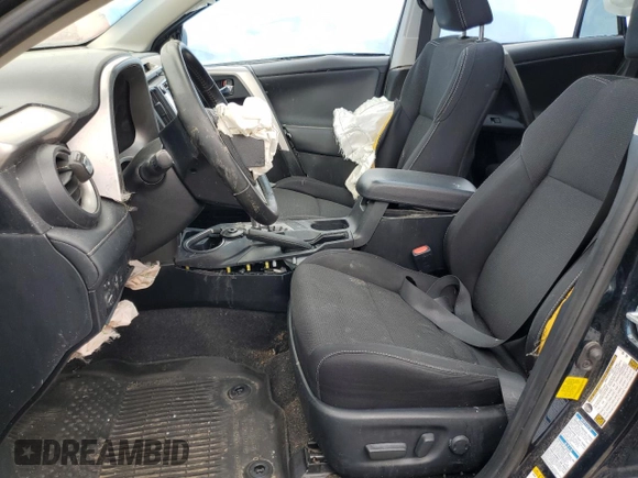 2018 Toyota RAV4 XLE z VIN JTMRFREV1JJ242564, wystawiony jako Copart lot #59093405 z przebiegiem 111 174 mil mil oraz Szkoda całkowita • Salvage title. Historia ofert i sprzedaży dostępna na DreamBid. Obrazek 7.
