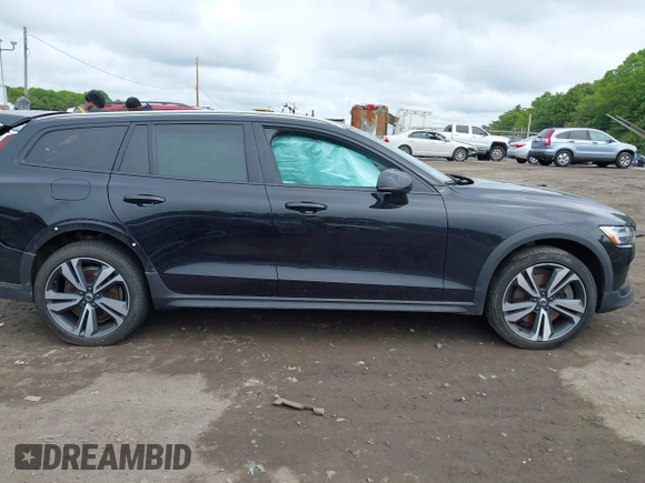 2023 Volvo V60 Plus with VIN YV4L12WY5P2105714, listed as a IAAI auction lot 42372970 with 30,170 mi miles and . Bid and sale history available at DreamBid. Image 13.