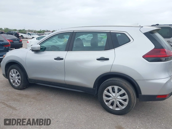 2020 Nissan Rogue S z VIN 5N1AT2MV1LC808854, wystawiony jako IAAI lot #41911120 z przebiegiem 162 642 mil mil oraz . Historia ofert i sprzedaży dostępna na DreamBid. Obrazek 14.