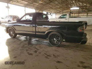 2000 GMC Sonoma with VIN 1GTCS1443YK167169, listed as a Copart auction lot 42764655 with 182,859 mi miles and Salvage Title. Bid and sale history available at carsss.com. Image 2.
