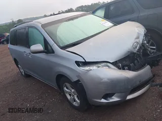 2017 Toyota Sienna LE Auto Access Seat с VIN 5TDKZ3DC1HS771595, выставлен на аукционе IAAI как лот 42244759 с пробегом 115 111 миль миль и . История ставок и продаж доступна на DreamBid. Изображение 1.