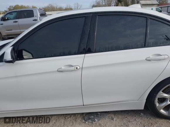 2015 BMW 3 Series 320i with VIN WBA3B1G56FNT64298, listed as a IAAI auction lot 41695116 with 125,926 mi miles. Bid and sale history available at carsss.com. Image 14.