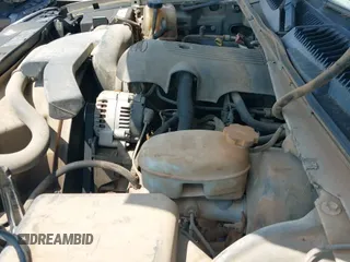 2003 Chevrolet Silverado 1500 LT с VIN 2GCEK19T131327051, выставлен на аукционе IAAI как лот 43088301 с пробегом 242 670 миль миль и . История ставок и продаж доступна на DreamBid. Изображение 13.