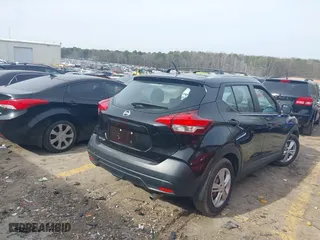 2019 Nissan Kicks S with VIN 3N1CP5CU8KL537065, listed as a IAAI auction lot 41459623 with 76,799 mi miles. Bid and sale history available at carsss.com. Image 4.