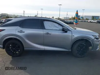 2023 Lexus RX 500h F Sport Performance с VIN 2T2BCMEAXPC010507, выставлен на аукционе IAAI как лот 41383030 с пробегом 10 075 миль миль и . История ставок и продаж доступна на DreamBid. Изображение 14.