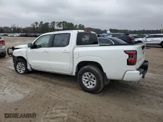 2024 Nissan Frontier SV with VIN 1N6ED1EJ8RN642206, listed as a Copart auction lot 43000665 with 5,680 mi miles and Salvage Title. Bid and sale history available at carsss.com. Image 2.