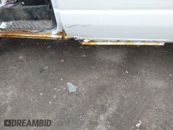 2003 Ford Econoline Passenger XL with VIN 1FBSS31L33HB31494, listed as a IAAI auction lot 41914572 with 156,993 mi miles and . Bid and sale history available at DreamBid. Image 11.