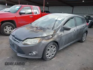 2012 Ford Focus SE z VIN 1FAHP3K25CL434955, wystawiony jako IAAI lot #41698082 z przebiegiem Nie podano mil oraz . Historia ofert i sprzedaży dostępna na DreamBid. Obrazek 2.