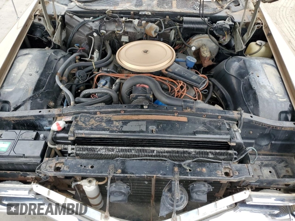 1968 Cadillac DeVille z VIN F8232777, wystawiony jako Copart lot #64820655 z przebiegiem Nie podano mil oraz Nie do naprawy • Non repairable. Historia ofert i sprzedaży dostępna na DreamBid. Obrazek 11.