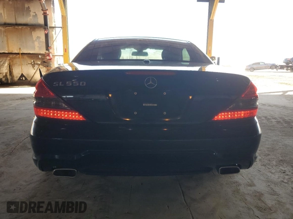 2011 Mercedes-Benz SL 550 z VIN WDBSK7BAXBF165859, wystawiony jako Copart lot #80166084 z przebiegiem 33 119 mil mil oraz Czysty tytuł • Clean title. Historia ofert i sprzedaży dostępna na DreamBid. Obrazek 6.