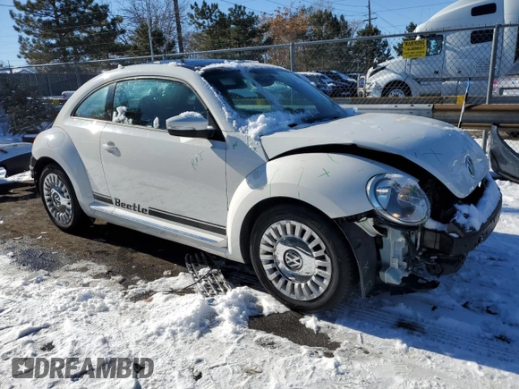 2013 Volkswagen Beetle 2.5L with VIN 3VWJP7AT9DM687870, listed as a Copart auction lot 87934875 with 91,557 mi miles and Salvage Title. Bid and sale history available at DreamBid. Image 4.