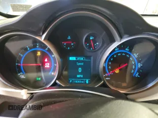 2015 Chevrolet Cruze LS z VIN 1G1PA5SG5F7294541, wystawiony jako Copart lot #53857035 z przebiegiem 118 263 mil mil oraz Szkoda całkowita • Salvage title. Historia ofert i sprzedaży dostępna na DreamBid. Obrazek 9.