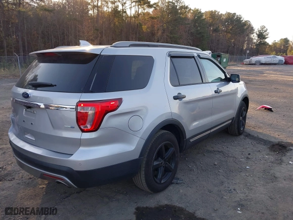 2017 Ford Explorer XLT with VIN 1FM5K8DH3HGB03300, listed as a IAAI auction lot 40978498 with 94,665 mi miles. Bid and sale history available at carsss.com. Image 4.