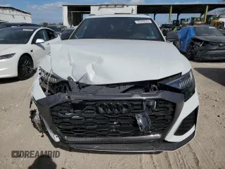 2024 Audi RS Q8 z VIN WU1ARBF19RD015644, wystawiony jako Copart lot #80569264 z przebiegiem 131 mil mil oraz Szkoda całkowita • Salvage title. Historia ofert i sprzedaży dostępna na DreamBid. Obrazek 5.