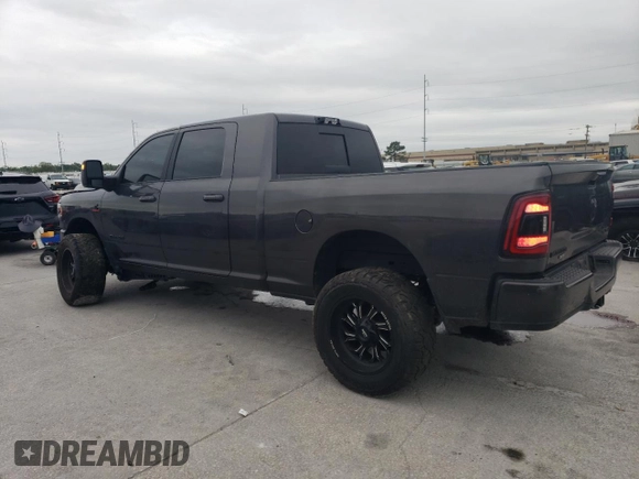 2024 Ram 2500 Laramie z VIN 3C6UR5NL3RG223592, wystawiony jako Copart lot #53073445 z przebiegiem 21 675 mil mil oraz Szkoda całkowita • Salvage title. Historia ofert i sprzedaży dostępna na DreamBid. Obrazek 2.