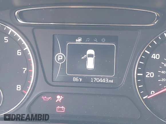 2018 Kia Sorento LX with VIN 5XYPGDA3XJG427112, listed as a IAAI auction lot 40303681 with 170,443 mi miles. Bid and sale history available at carsss.com. Image 15.