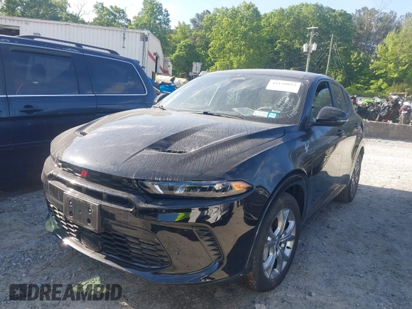 2024 Dodge Hornet R/T with VIN ZACPDFCW4R3A44037, listed as a IAAI auction lot 42156053 with 17,196 mi miles and . Bid and sale history available at DreamBid. Image 2.