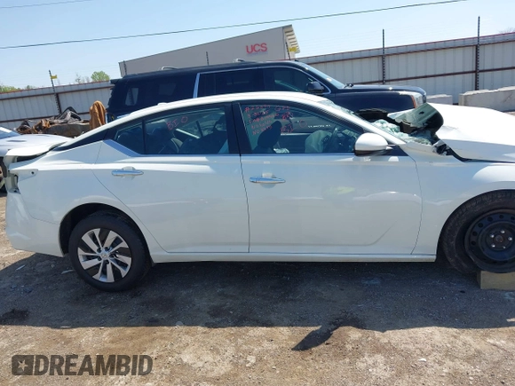 2020 Nissan Altima 2.5 S with VIN 1N4BL4BV7LN319960, listed as a IAAI auction lot 41977717 with 1 mi miles. Bid and sale history available at carsss.com. Image 12.