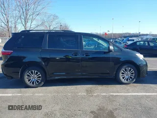 2018 Toyota Sienna XLE Auto Access Seat with VIN 5TDYZ3DC0JS913659, listed as a IAAI auction lot 41753475 with 172,858 mi miles. Bid and sale history available at carsss.com. Image 13.