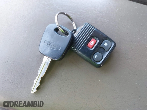 2001 Ford Escape XLT с VIN 1FMYU04161KC37345, выставлен на аукционе IAAI как лот 42312100 с пробегом 225 600 миль миль и . История ставок и продаж доступна на DreamBid. Изображение 11.