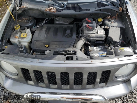 2014 Jeep Patriot Limited z VIN 1C4NJRCB3ED528619, wystawiony jako Copart lot #49765885 z przebiegiem 123 563 mil mil oraz Czysty tytuł • Clean title. Historia ofert i sprzedaży dostępna na DreamBid. Obrazek 12.