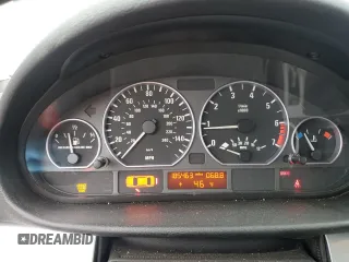 2001 BMW 3 Series 330i with VIN WBAAV53401FT01378, listed as a Copart auction lot 47212715 with 185,463 mi miles and Salvage Title. Bid and sale history available at carsss.com. Image 9.