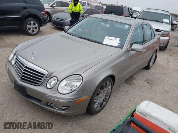 2008 Mercedes-Benz E-Class Luxury 3.5L with VIN WDBUF56X18B194957, listed as a IAAI auction lot 41606470 with 70,631 mi miles. Bid and sale history available at carsss.com. Image 2.