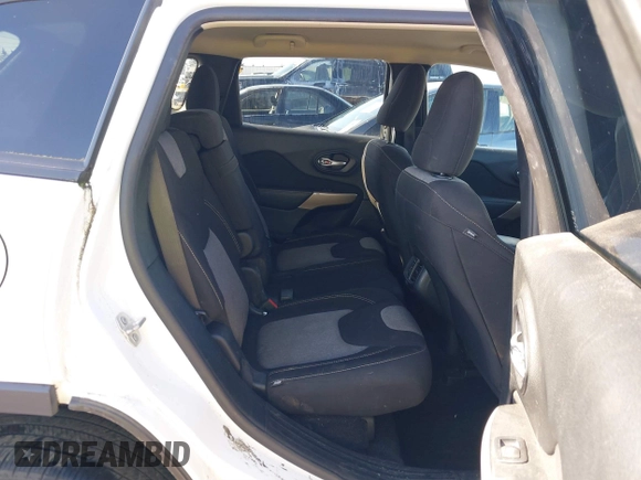 2018 Jeep Cherokee Latitude with VIN 1C4PJLCX9JD523890, listed as a IAAI auction lot 41741698 with 67,043 mi miles. Bid and sale history available at carsss.com. Image 8.