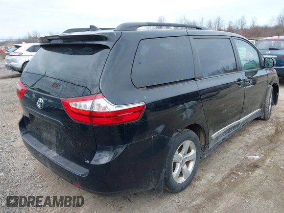 2018 Toyota Sienna LE Auto Access Seat with VIN 5TDKZ3DC8JS929730, listed as a IAAI auction lot 41898547 with 88,043 mi miles. Bid and sale history available at carsss.com. Image 4.