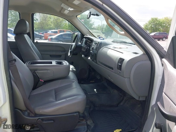 2014 Chevrolet Silverado 2500HD Work Truck with VIN 1GC1CVCG9EF130994, listed as a IAAI auction lot 41888918 with 133,221 mi miles. Bid and sale history available at carsss.com. Image 5.