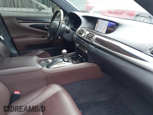 2017 Lexus LS 460 с VIN JTHCL5EF9H5027841, выставлен на аукционе IAAI как лот 41575889 с пробегом 36 400 миль миль и . История ставок и продаж доступна на DreamBid. Изображение 5.