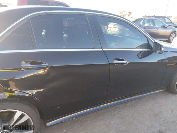 2016 Mercedes-Benz E-Class E 350 Sport with VIN WDDHF5KB4GB170136, listed as a IAAI auction lot 41630907 with 149,882 mi miles. Bid and sale history available at carsss.com. Image 13.