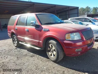 2004 Ford Expedition XLS with VIN 1FMRU13W24LA44972, listed as a IAAI auction lot 41393489 with 208,024 mi miles. Bid and sale history available at carsss.com. Image 1.