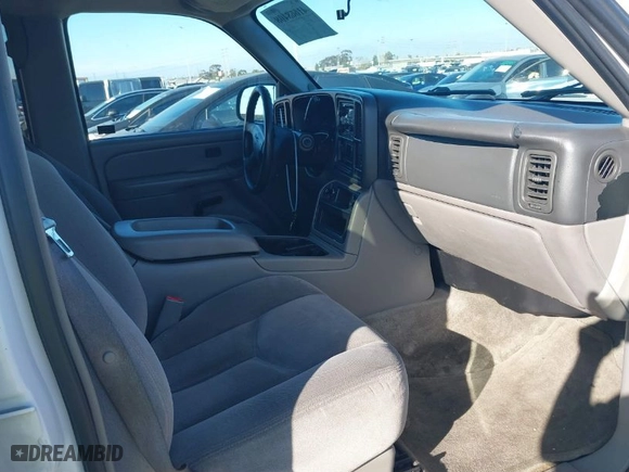 2004 GMC Yukon SLT with VIN 1GKEC13T64R289853, listed as a IAAI auction lot 41668408 with 163,829 mi miles. Bid and sale history available at carsss.com. Image 5.